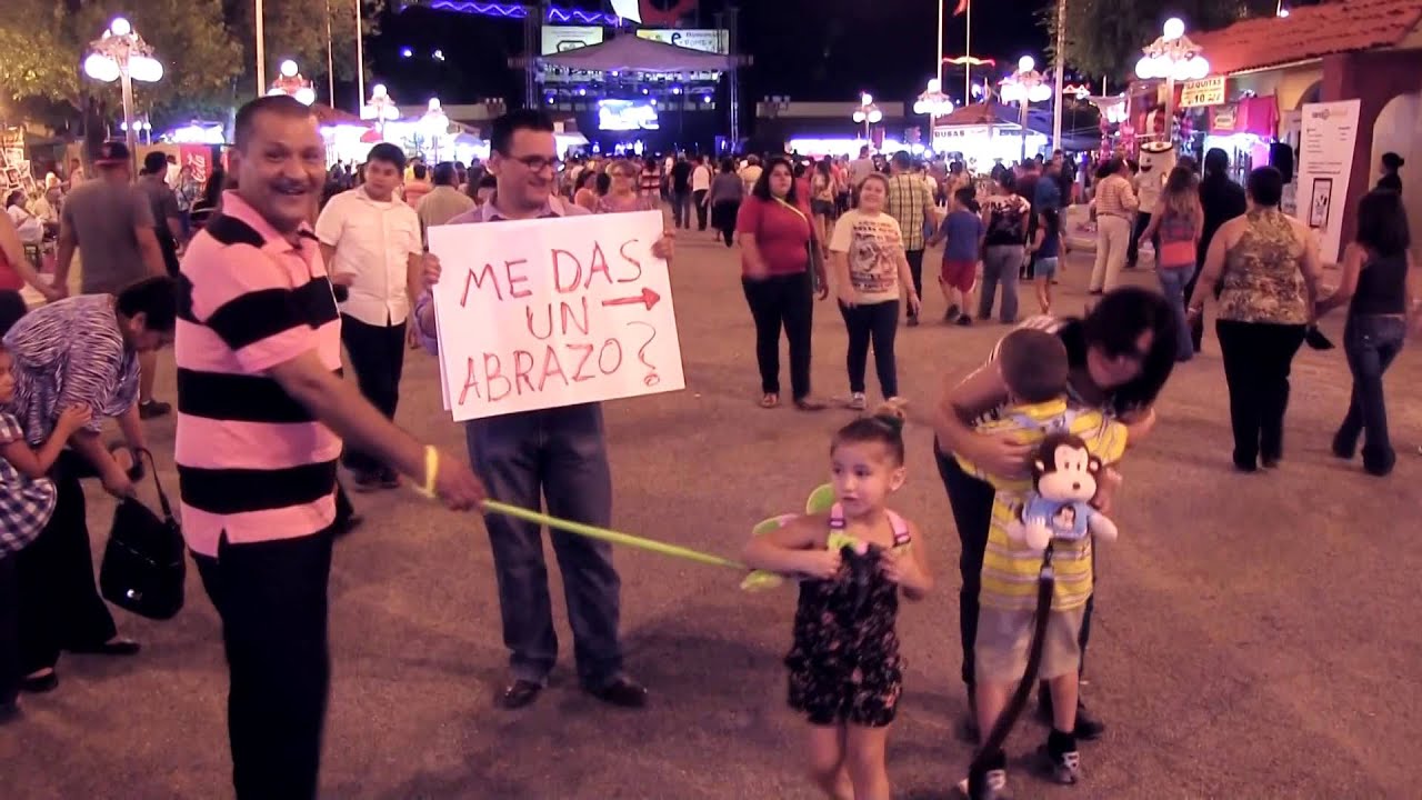 Experimento Social: El Abrazo - Nuevo Laredo - (19-sep-2014)