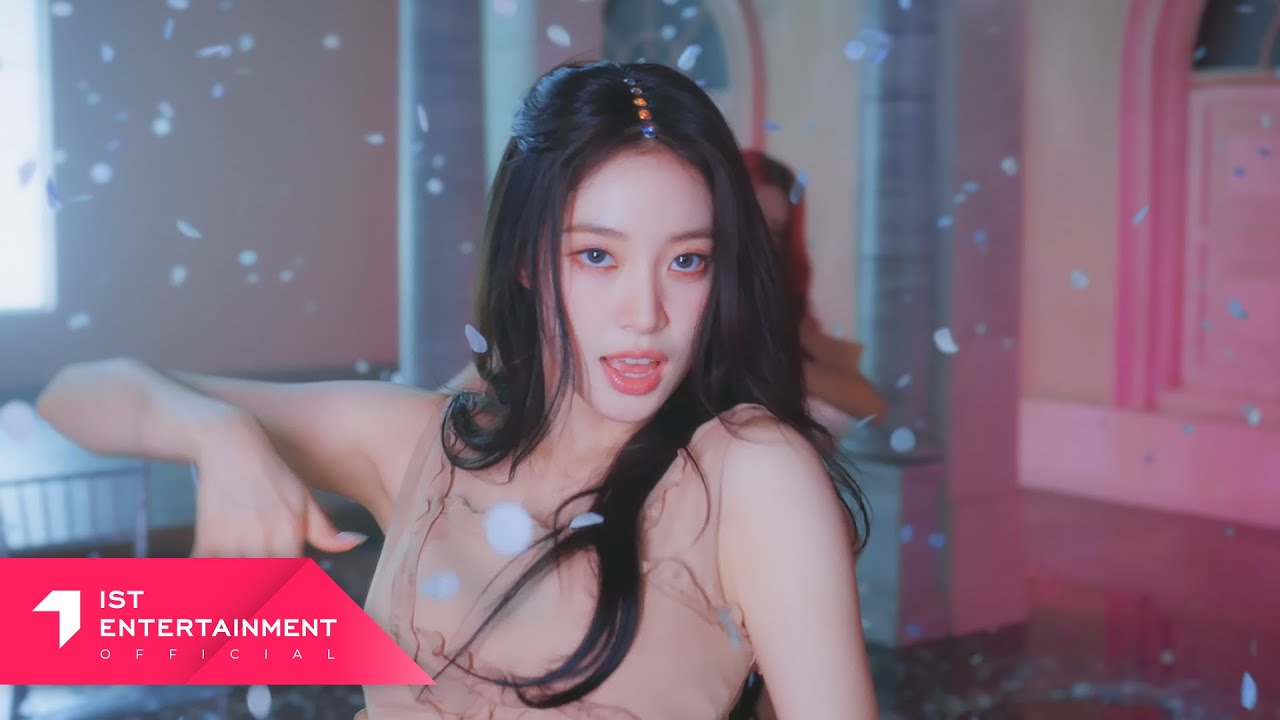 Weeekly 위클리 'Sweet Dream' Performance Video