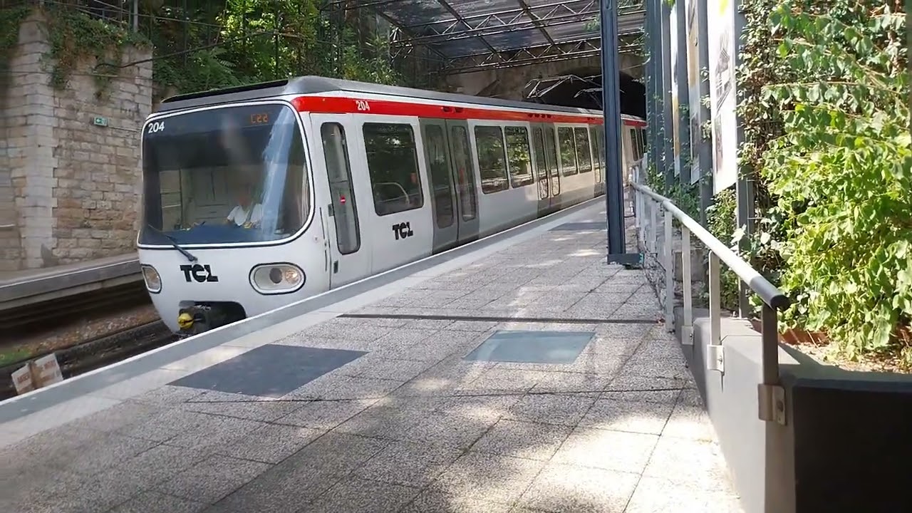 Metro de Lyon : Arrivée MCL80 - Croix Paquet
