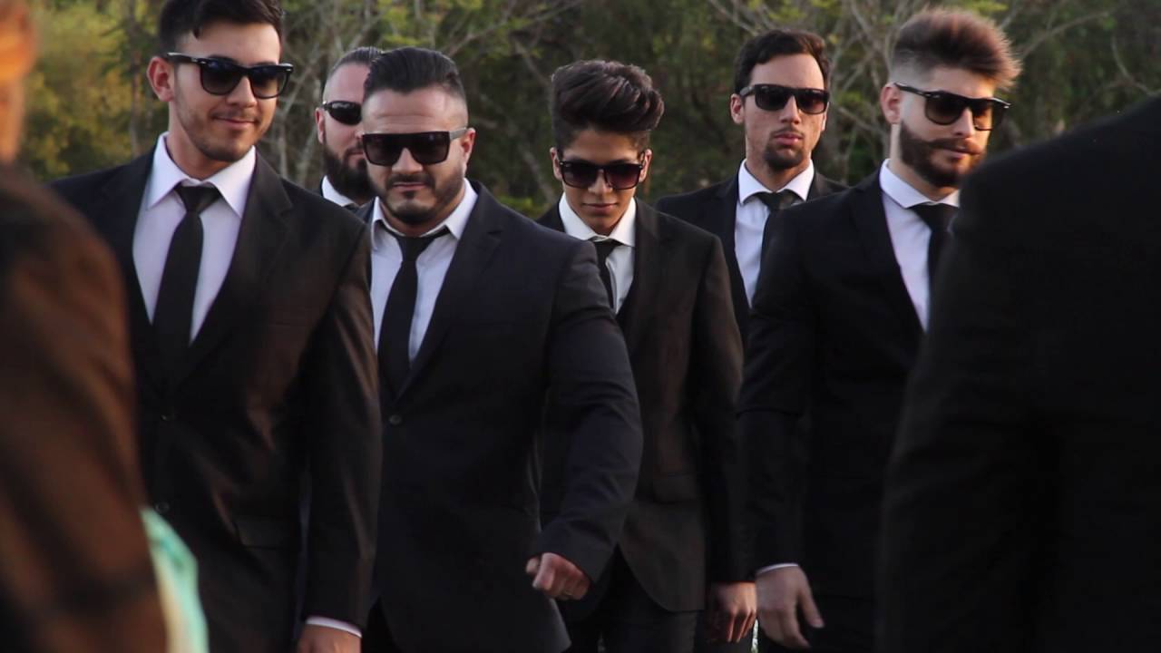 Entrada das alianças criativa ( Homens de Preto)