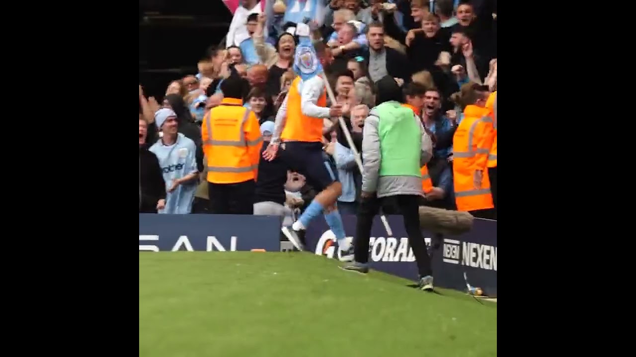 🤣😂 KYLE WALKER'S REACTION TO MAN CITY GOAL TO WIN PREMIER LEAGUE!