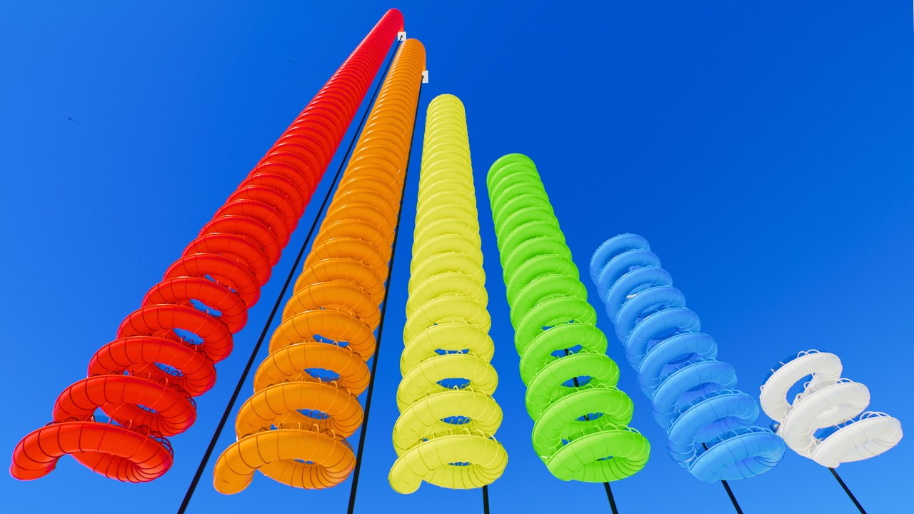 10 vs 1000 FT Spiral Launched Water Slides &ndash; Planet Coaster 2