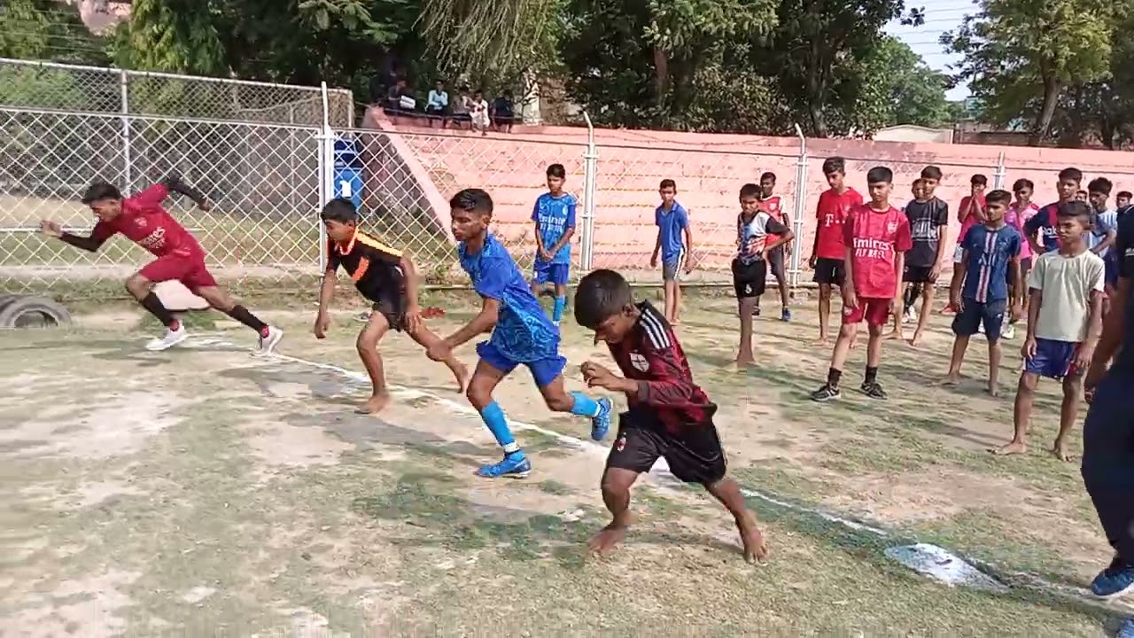 Sport college Lucknow ka Football traiyal