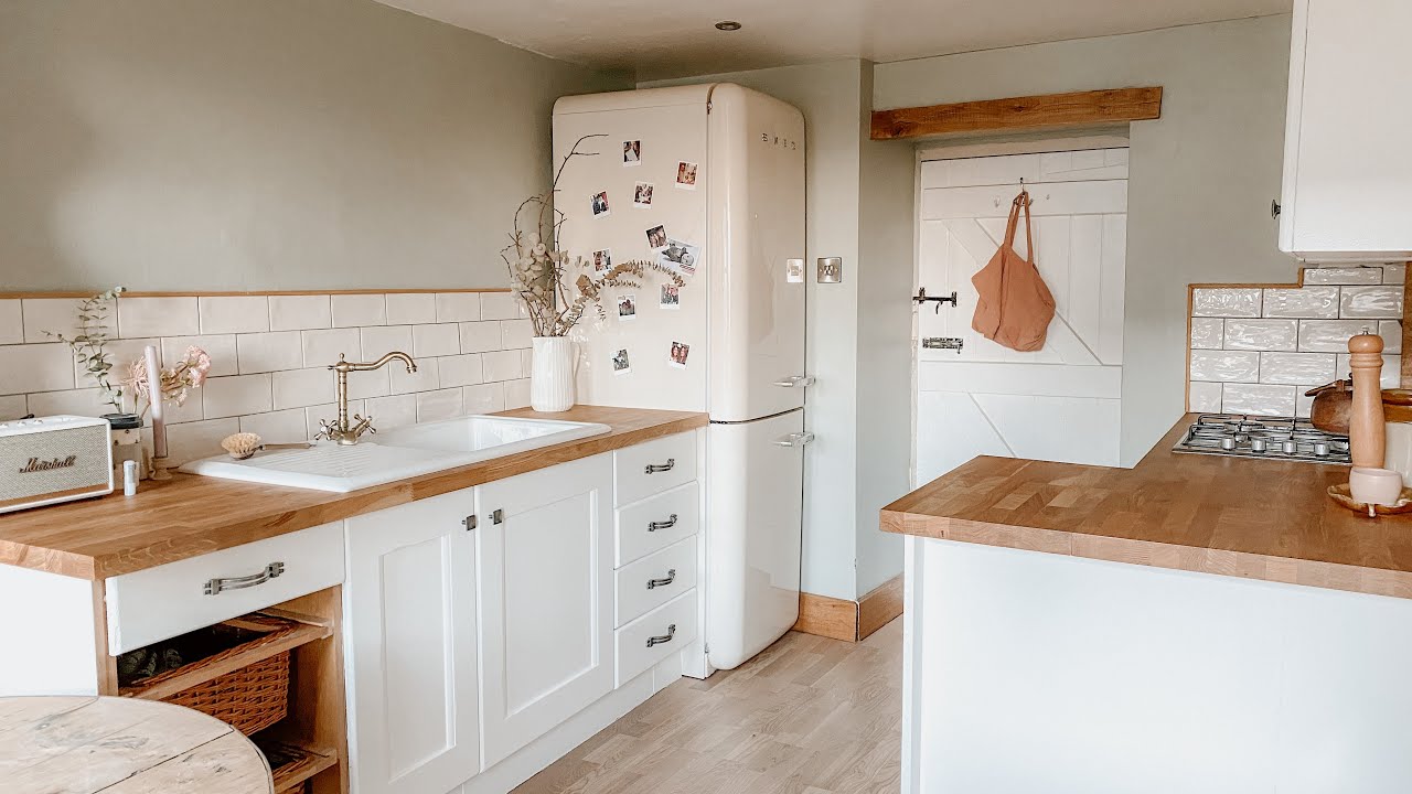 A Simple Cottage Kitchen Makeover