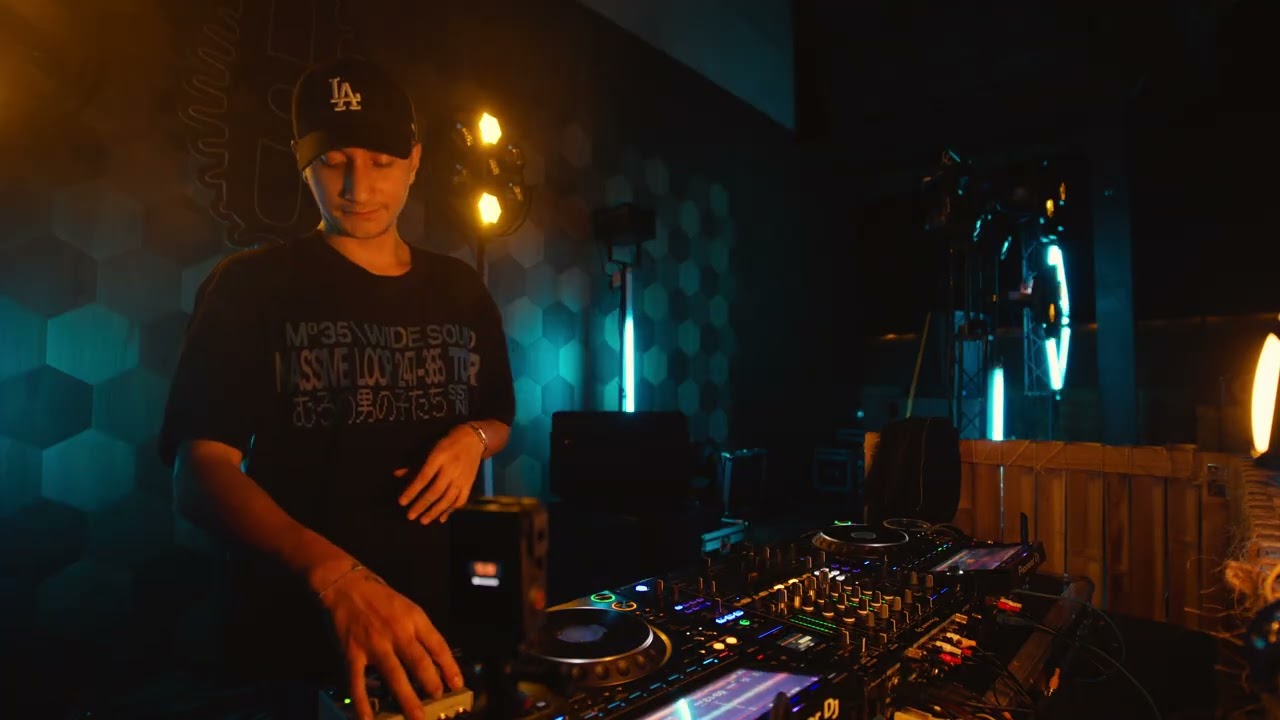 Dani Barbosa Live DJ Set From Solarium by Hypnotic #techhouse #housemusic #djset #deeptech