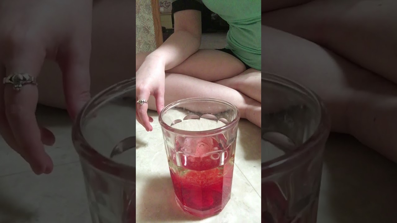 I tried a homemade lava lamp experiment