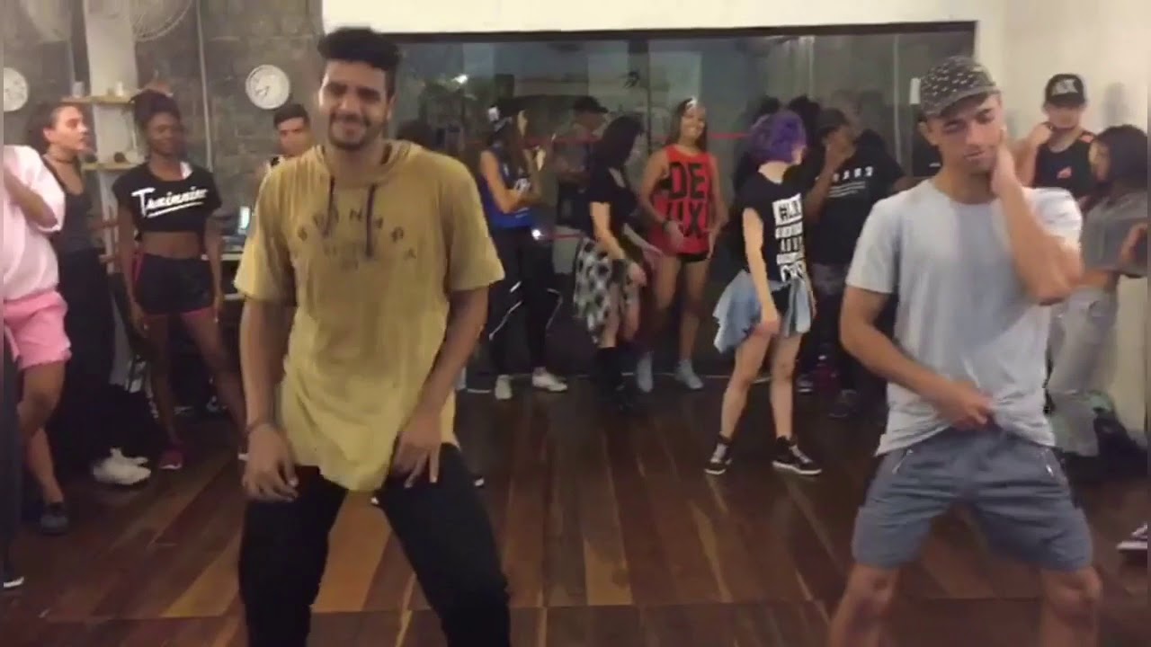 Naiara Azevedo e Mc Kevinho -mentalmente coreografia @cleitonoliveira  câmera @negouveia