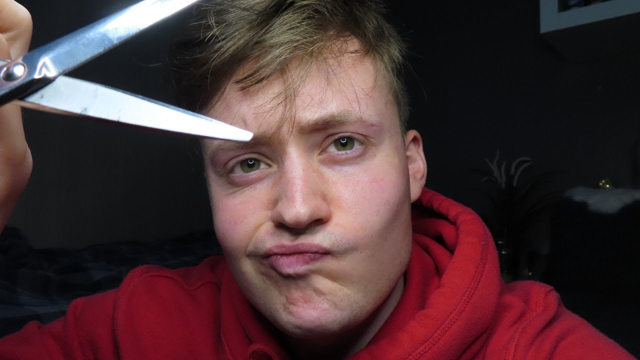 Rude Friend Cuts Your Hair (Norwegian)｜ASMR (gum chewing, soft spoken)