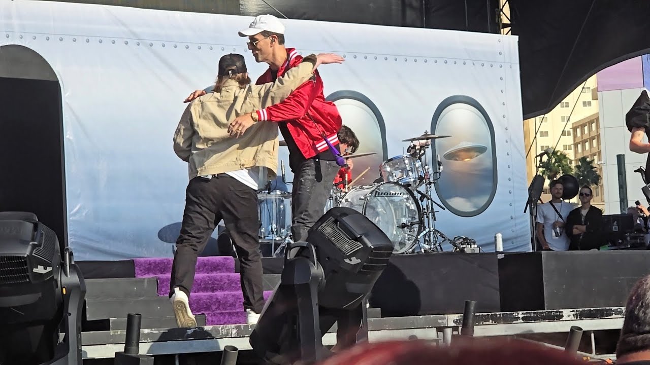 Cobra Starship (ft Patrick Stump): Kiss my Sass, 2024-10-19 (When We Were Young, Las Vegas)