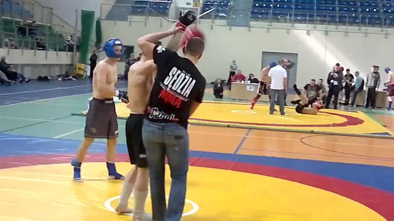 Arkadiusz Świder Puchar Polski Północnej Amatorskiego MMA w Elblągu 01.04.2012r - Druga