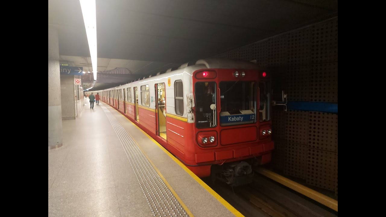 Przejazd: Seria 81-717/714 Metro Warszawskie Linia M1 *Stacja Ratusz Arsenał zamknięta*