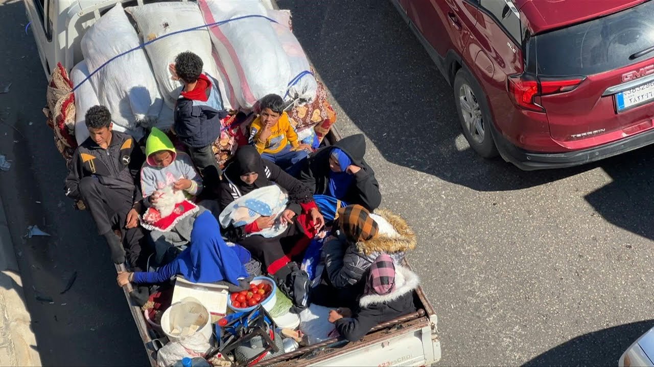 People flee southern Lebanon amid Israeli strikes | AFP
