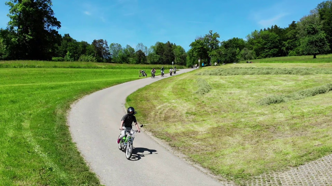 T&ouml;fflitreff Corso Szene