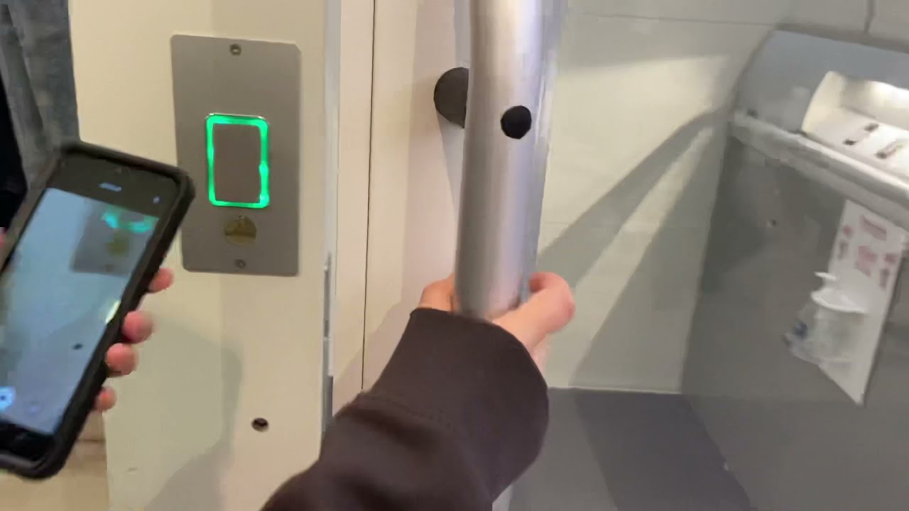 Aritco Platform Elevator at H&M in Oracle Shopping Centre in Reading (With Morgan)