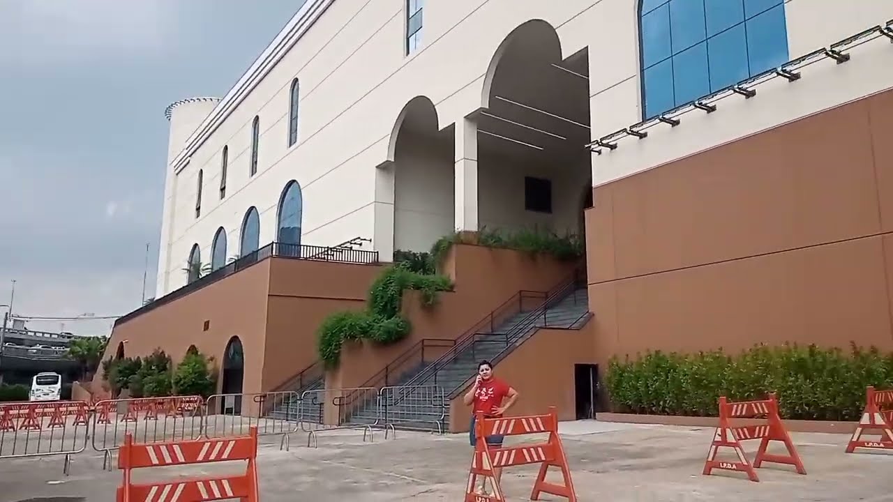 Conheci a igreja Deus é amor em São Paulo - O que comprei na Liberdade SP 