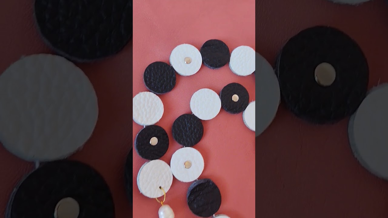 Eccoli pronti I gioielli black and white. collana, orecchini ed anello. #moda #jewelry