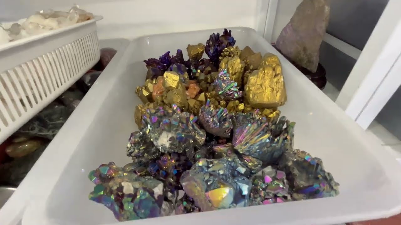 Lots of Minerals , Pretty Little Gem