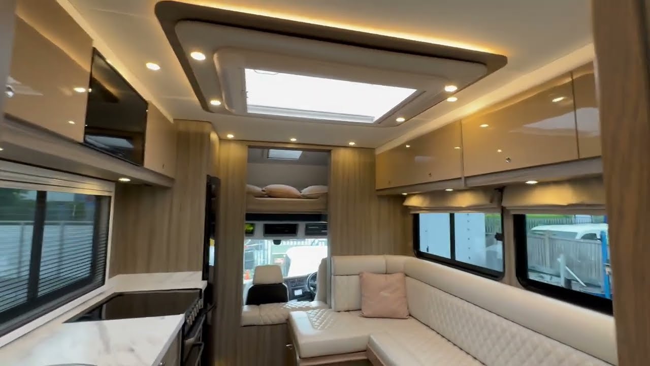 COOKE 12T PREMIER 3 HORSEBOX FOR SALE