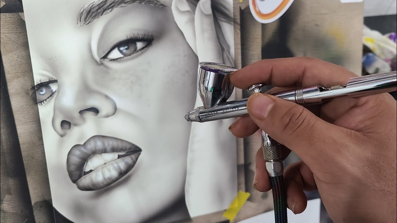 How to Airbrush Woman's Face Monochrome