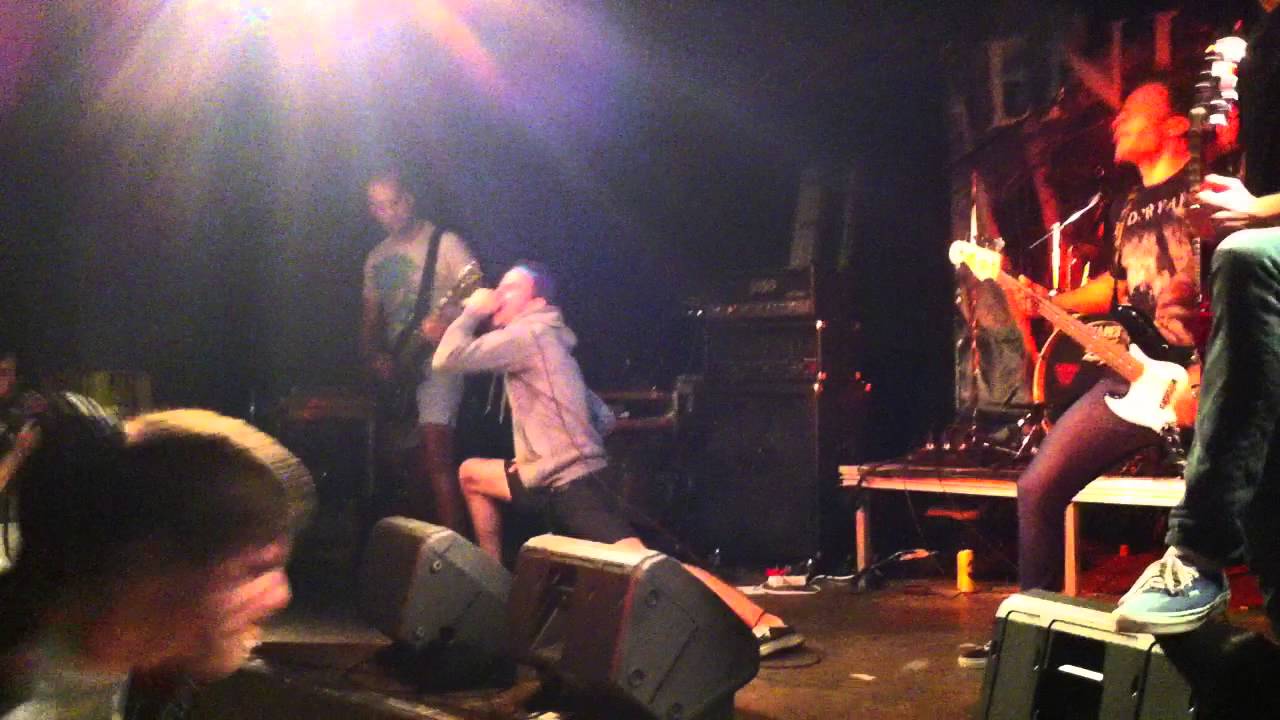 Hit The Ground - Proxima Centauri/True Brothers (LIVE) 13.10.2012 @ Red Box M&ouml;dling