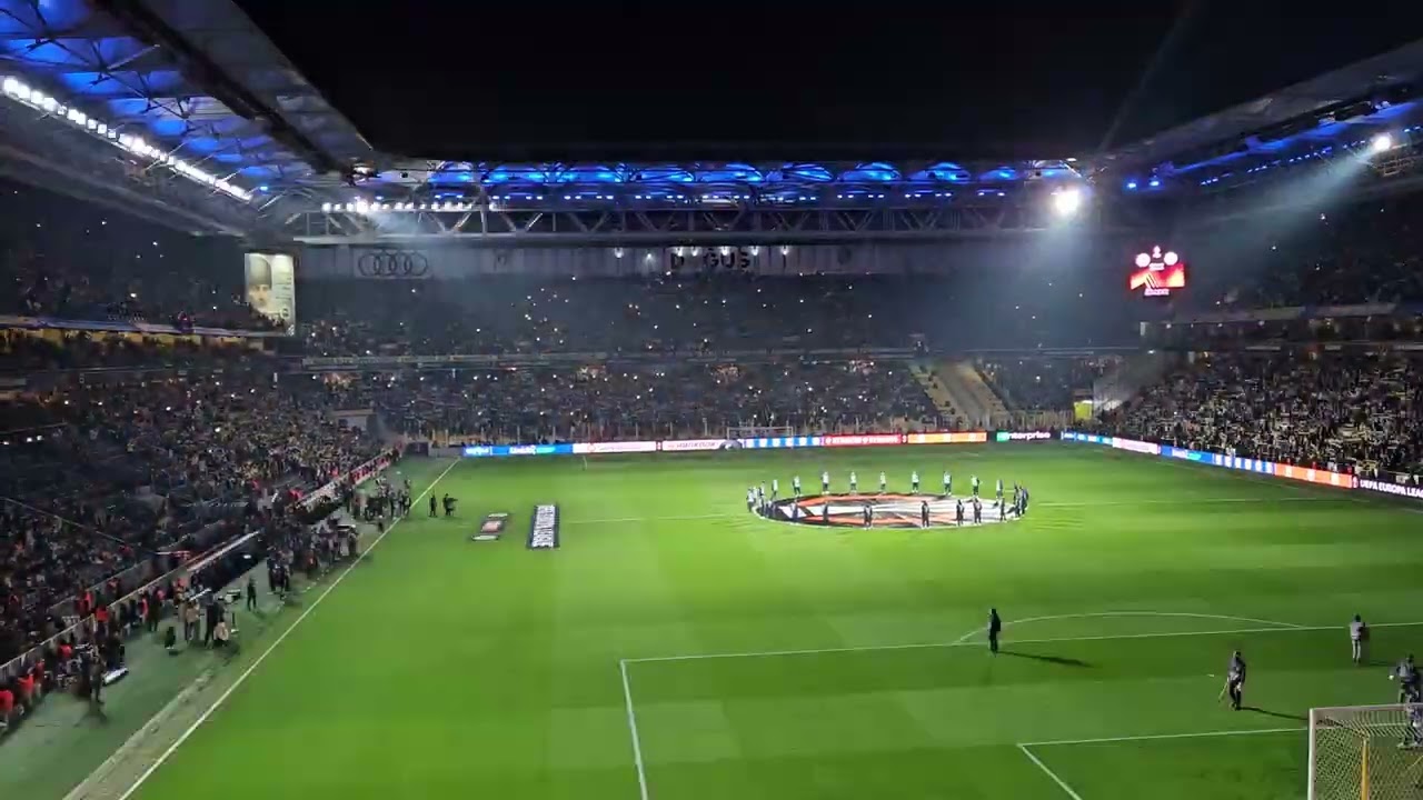 Fenerbahçe - Rangers maç önü ışık şov