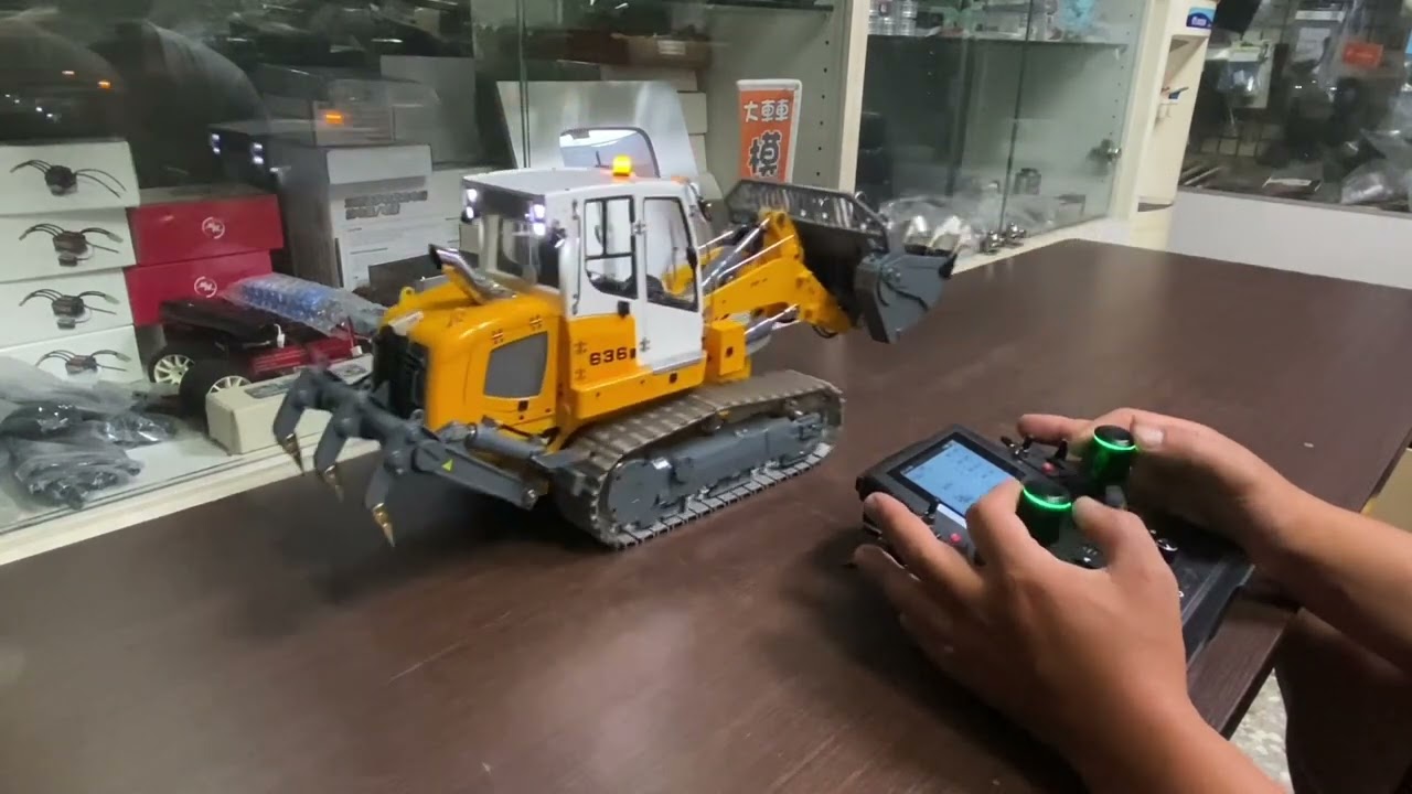 RC 1/14  LIEBHERR LR636