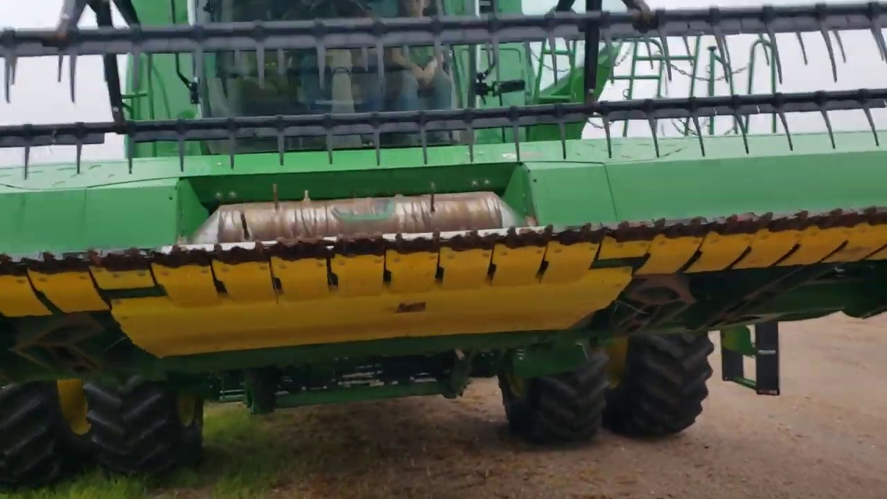 2013 John Deere 635FD Draper Header