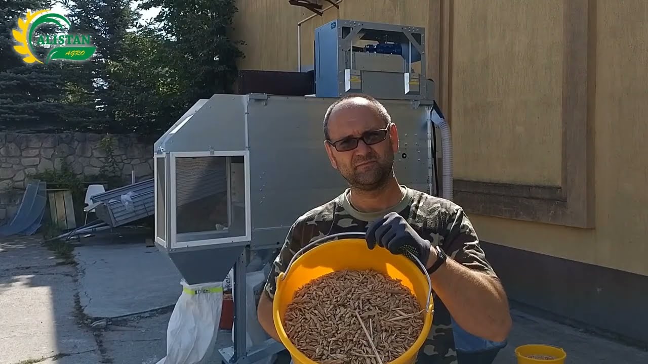 Nettoyage de l'épeautre sur le séparateur ALS-7 avec scalpeur OSK-7 et dépoussiéreur ULF-7