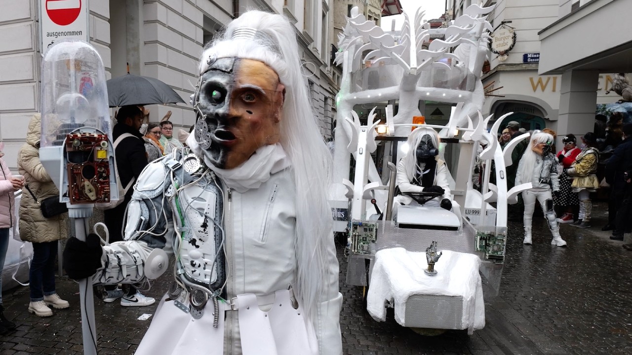 Zögli der Kult-Ur-Fasnächtler Fasnachtsumzug - Luzerner Fasnacht 2025 | Rätsch Häxe, Infinitus, XTRA