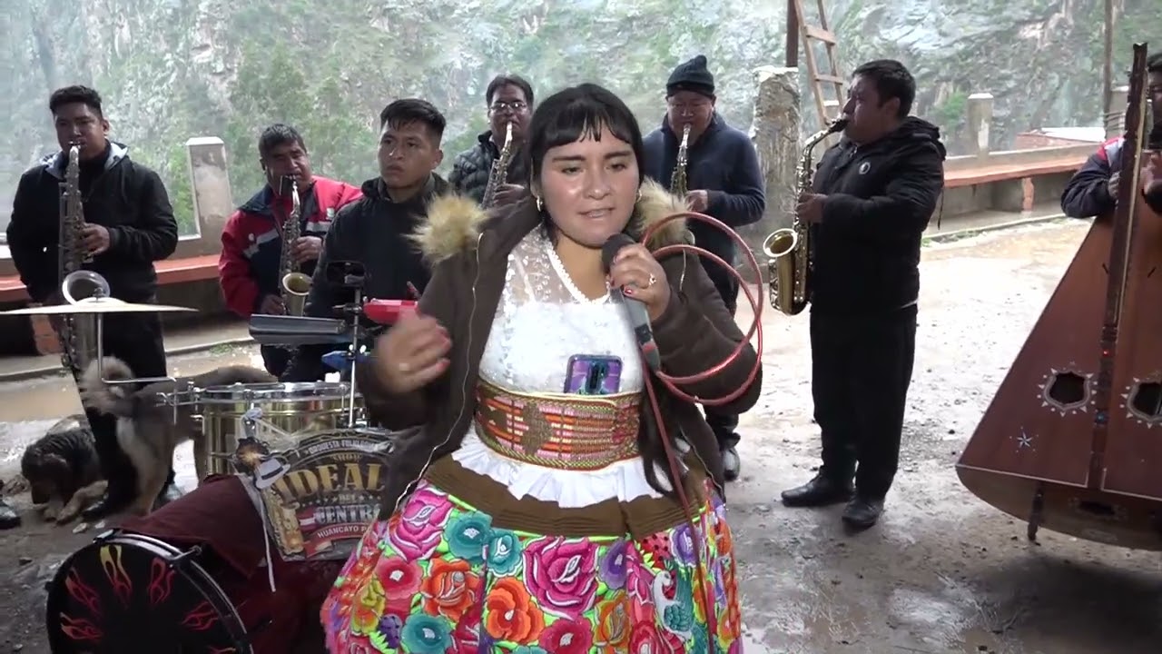 SUSY CENTENO LA BELLA FLOR DE YAUYOS