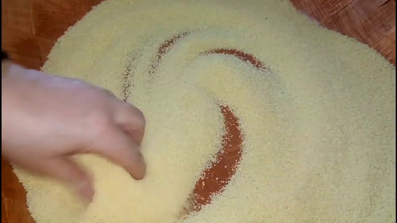 طريقة فتل الكسكس تلبية لطبكم
