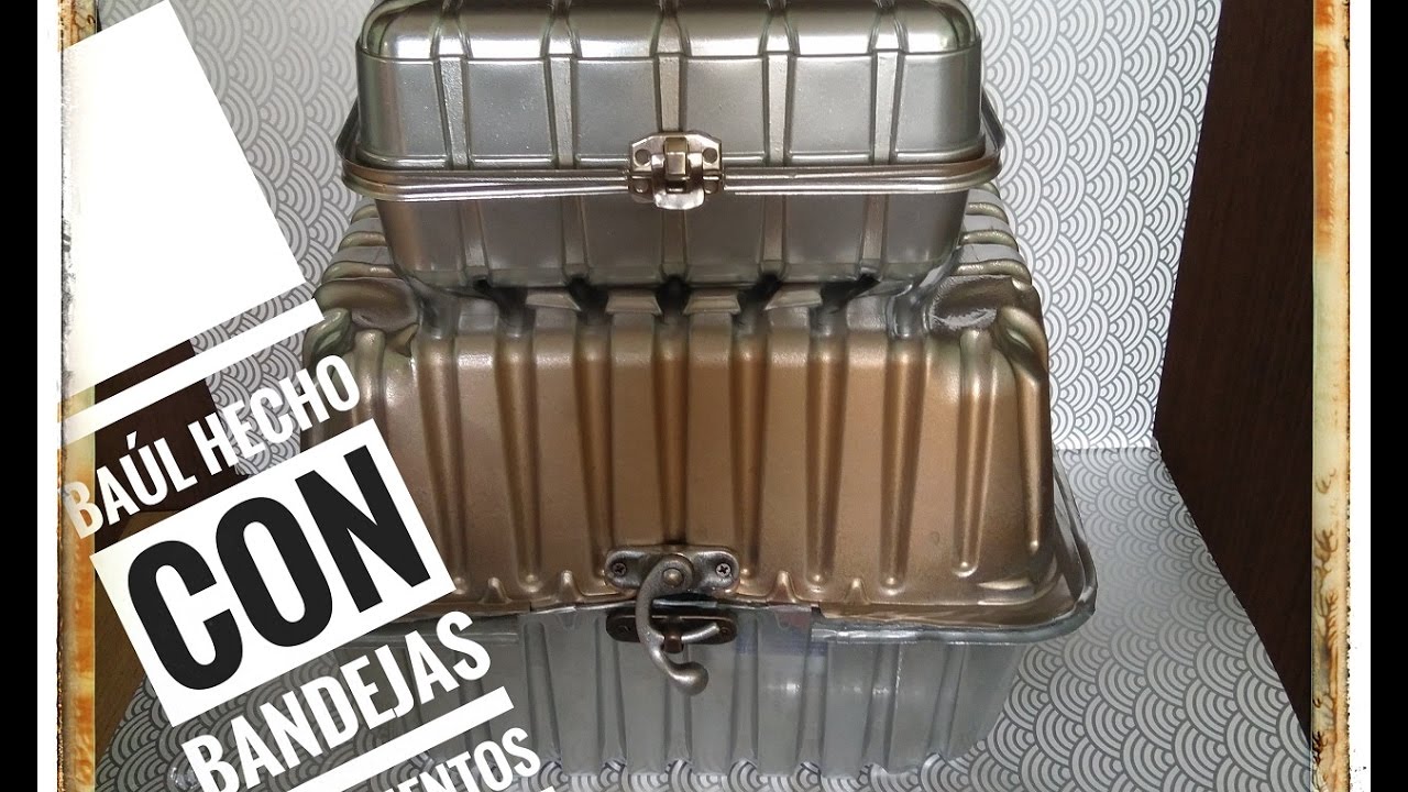 Baúl con bandejas de plástico recicladas