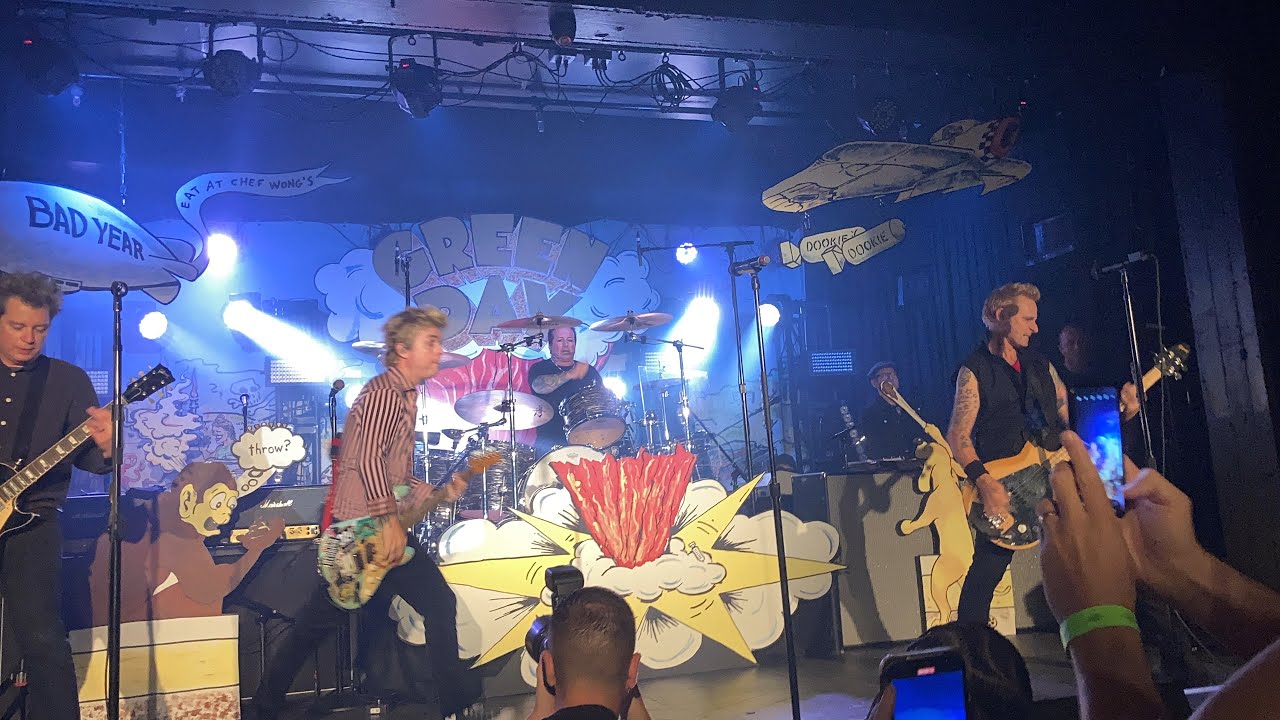 Green Day - When I come around  (live at Fremont country club)