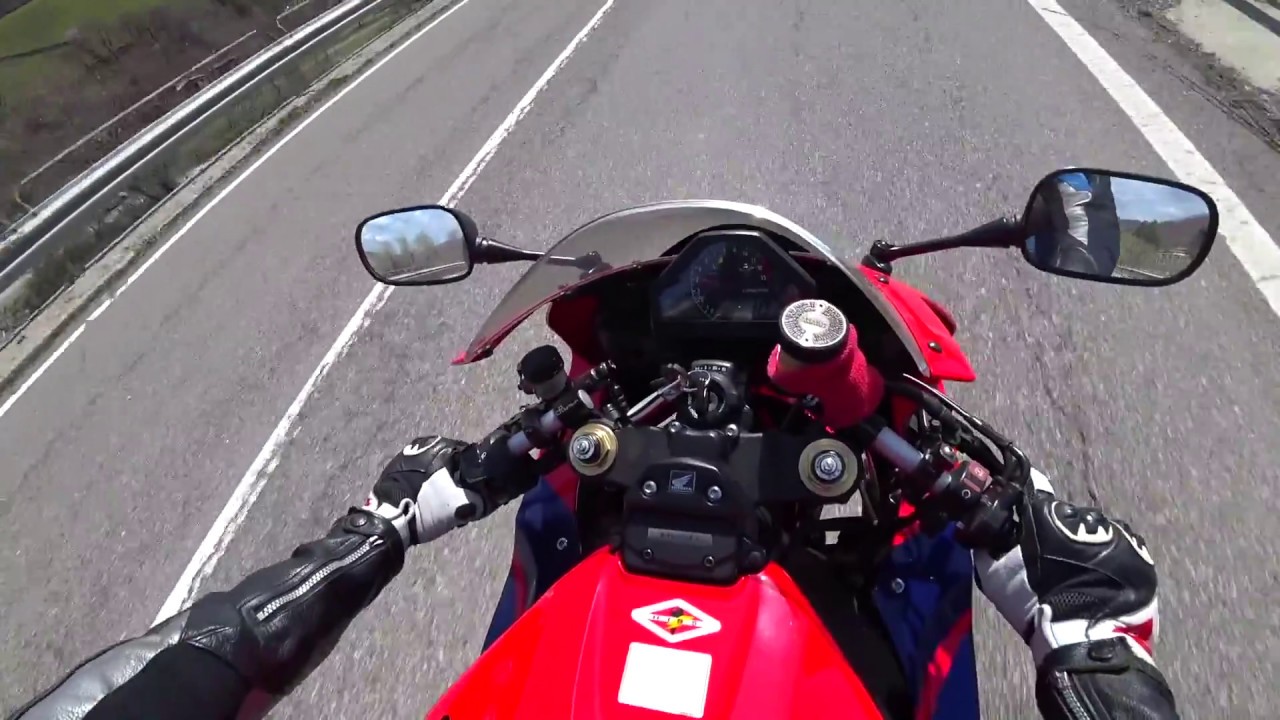 IO, un CBR 1000 e la ZAVORRINA - primo (brutto) video