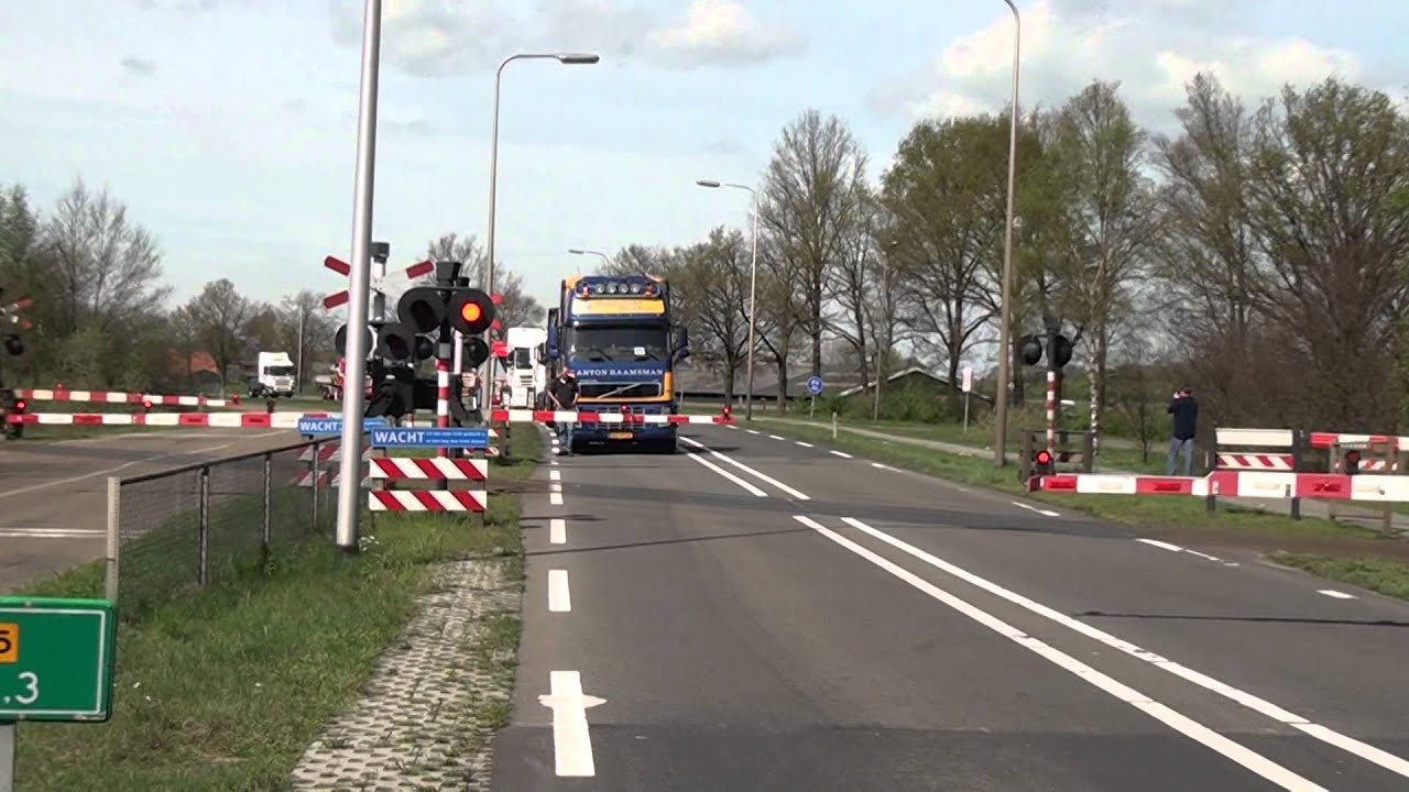 Truckrun Raalte 12 april 2014 - Spooroverweg N35