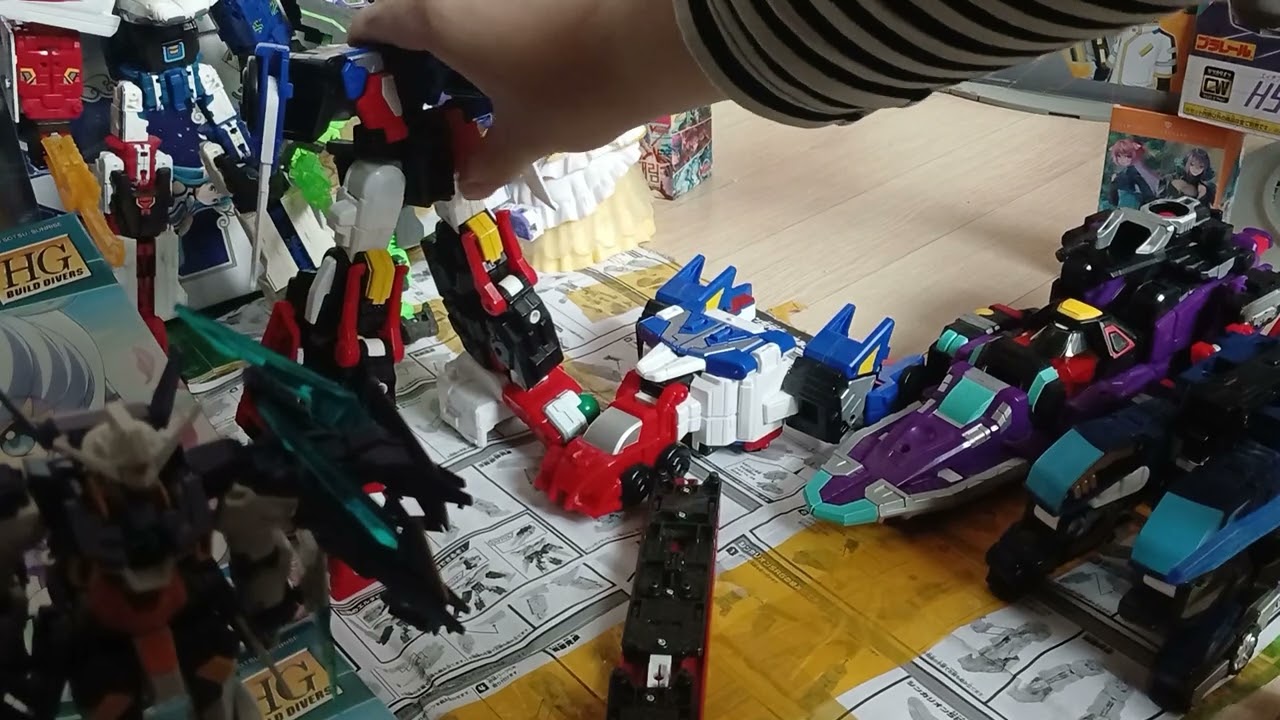 메카드를  헬로카봇  건담빌드다이버즈  자징탑스피너  신카리온
