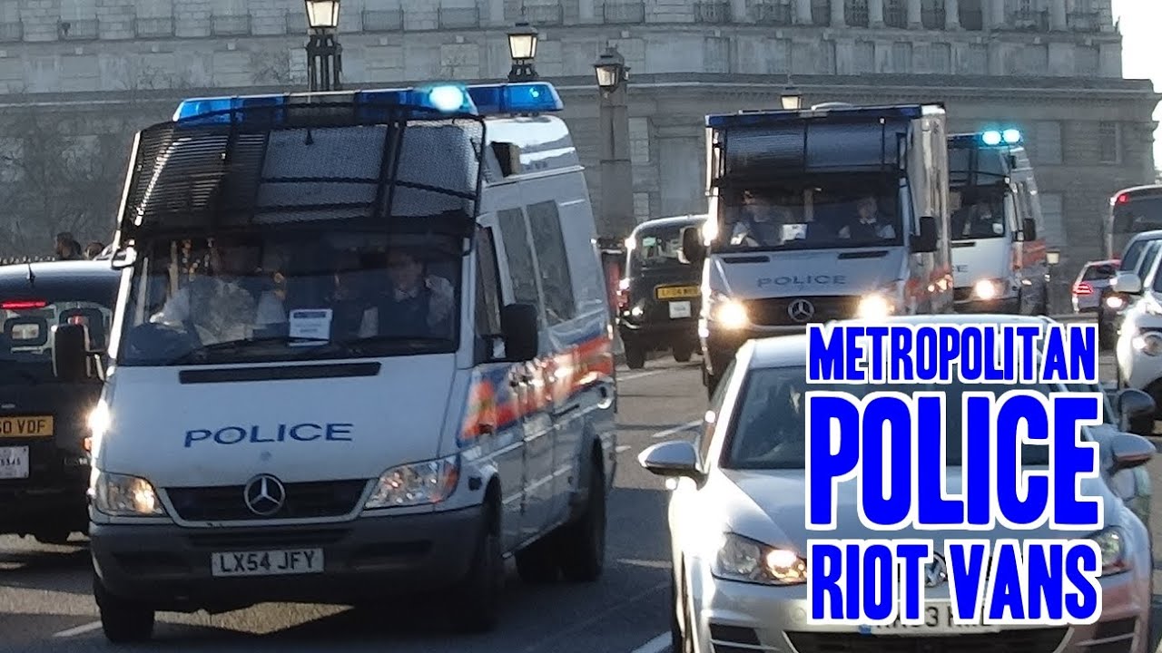 London Metropolitan Police Riot Vans x13 (TSG/PSU/DSU) Mercedes Sprinters responding