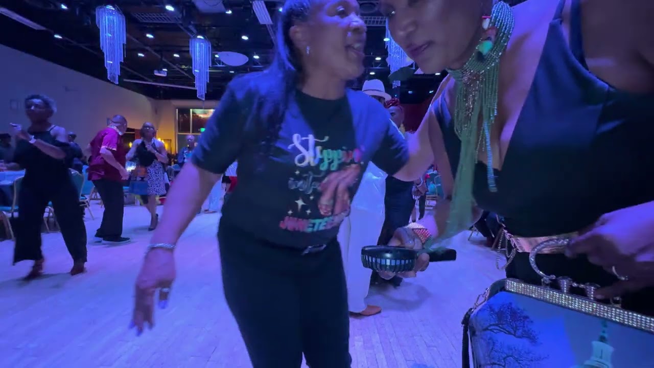 👸🏾💃🏾🕺🏾🥰 Friday night neighborhood Steppin set😊👸🏾💃🏾🕺🏾