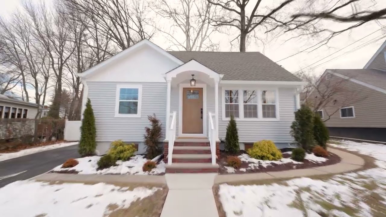 219 Sanzari Pl, Maywood, NJ
