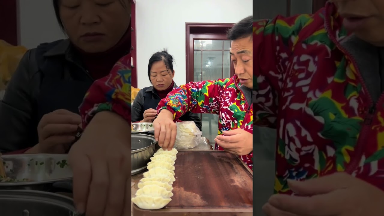 老谭想吃饺子，让小棉袄背黑锅，两人各吃一大碗后收拾行囊回老家 #日常vlog #一定要看到最后 #日常生活 #内容过于真实