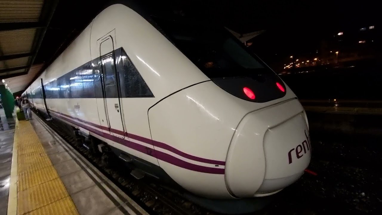 Así es el tren ALVIA (Ruta Pamplona - Madrid) Exterior e Interior RENFE ESPAÑA (Spain train)