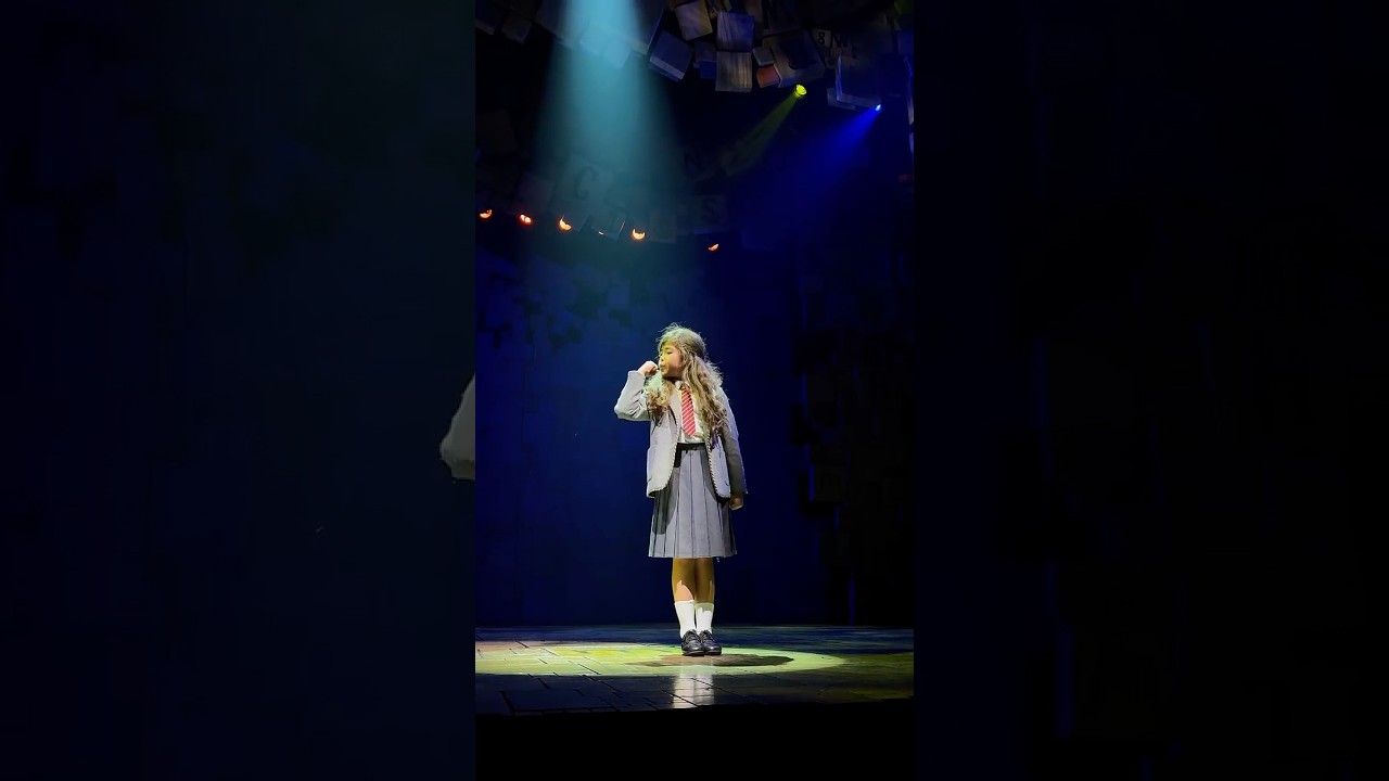 The cutest Matilda at curtain call 🥹