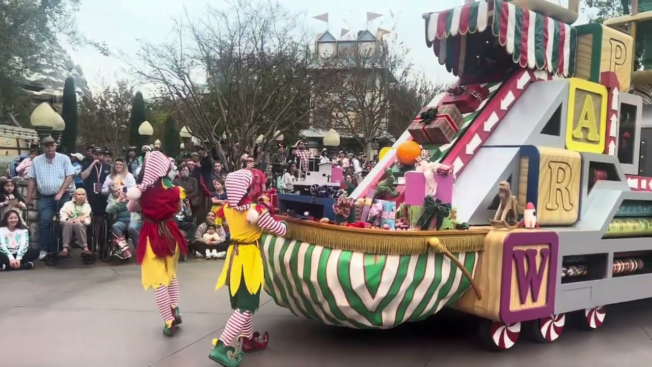 2023 Disneyland Christmas Fantasy Parade