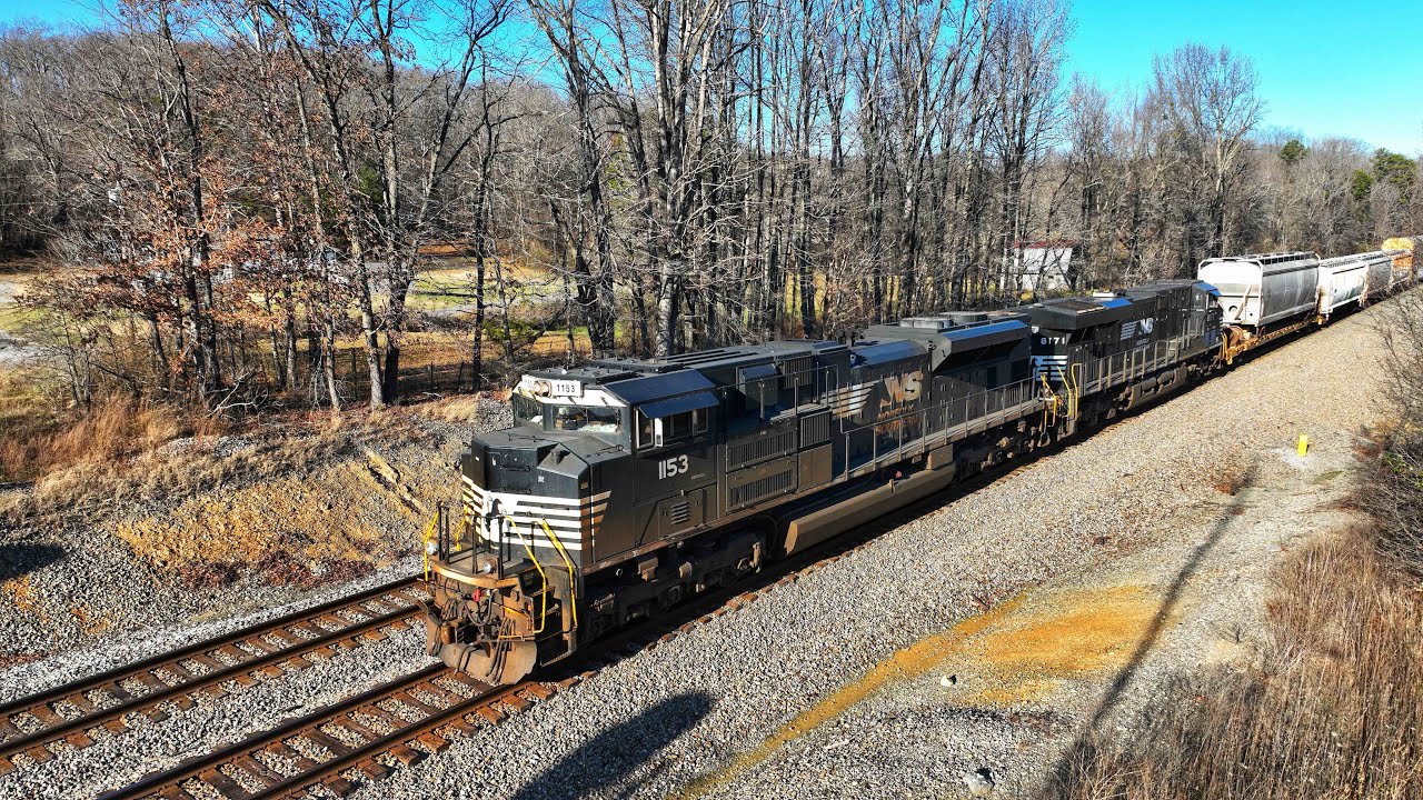 Norfolk Southern 123 rolling Southbound in Oneida Tennessee 