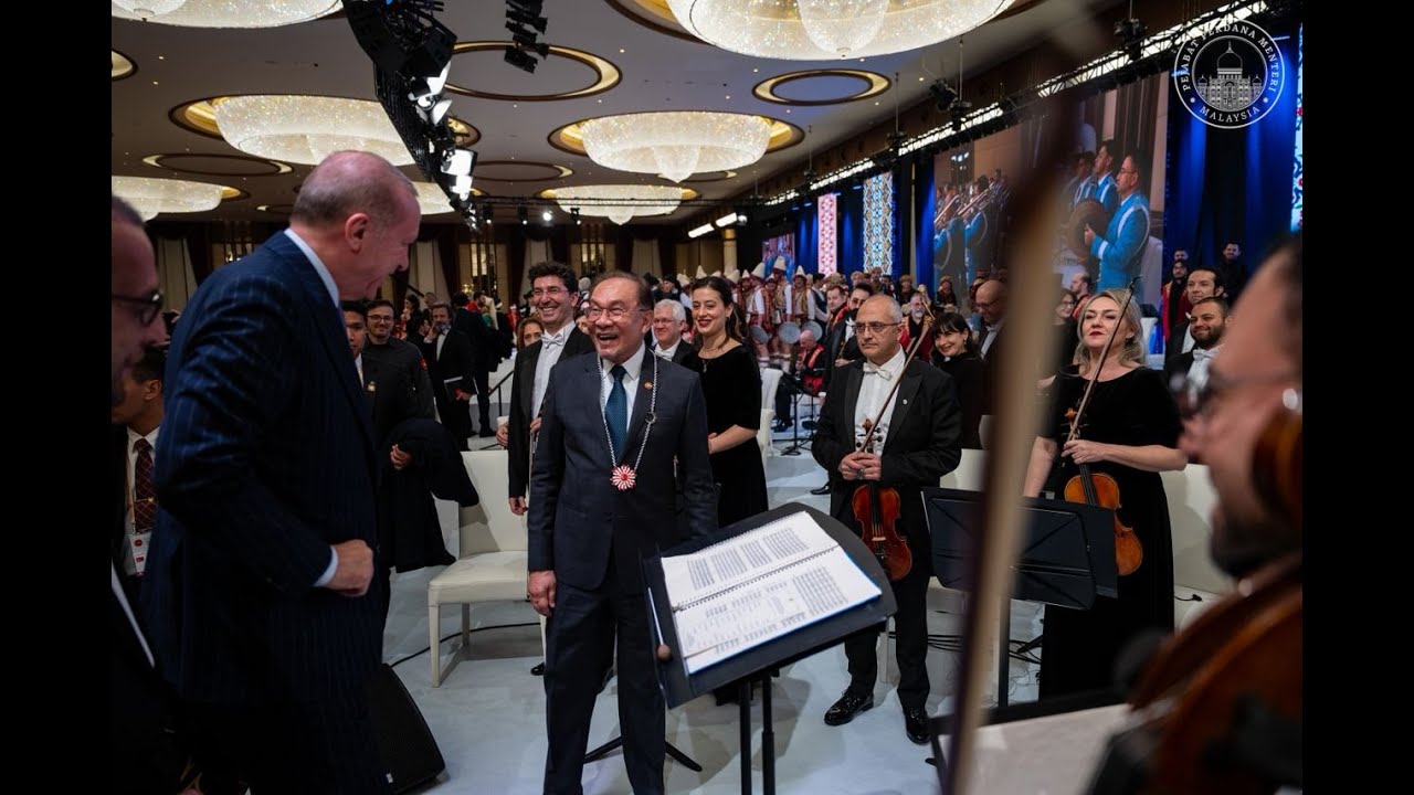 Majlis Makan Malam Rasmi Diraikan oleh Presiden Erdoğan dan isteri, Emine Erdoğan