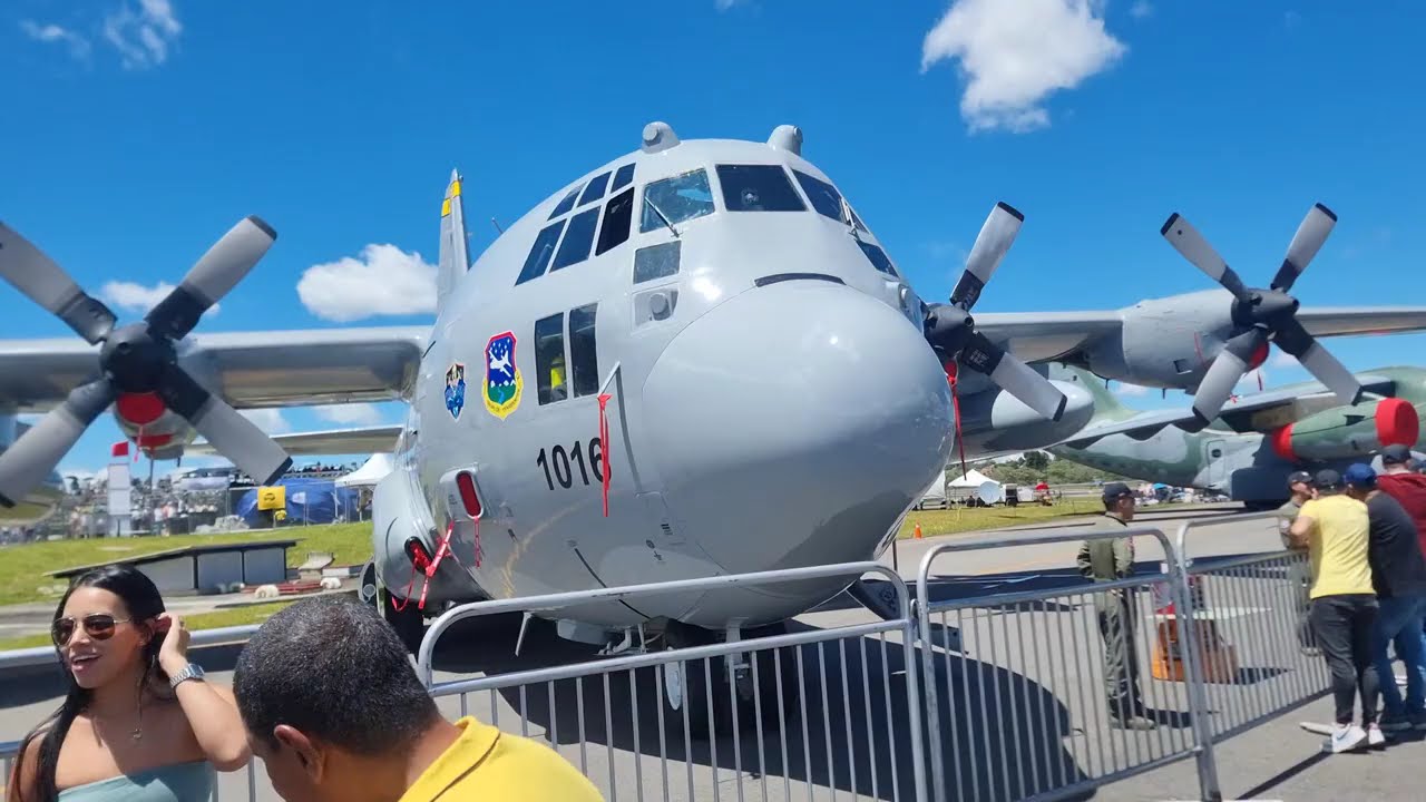 😲Que EQUIPOS DE AUDIO PROFESIONAL estan instalados EN UNA FERIA AERONAUTICA