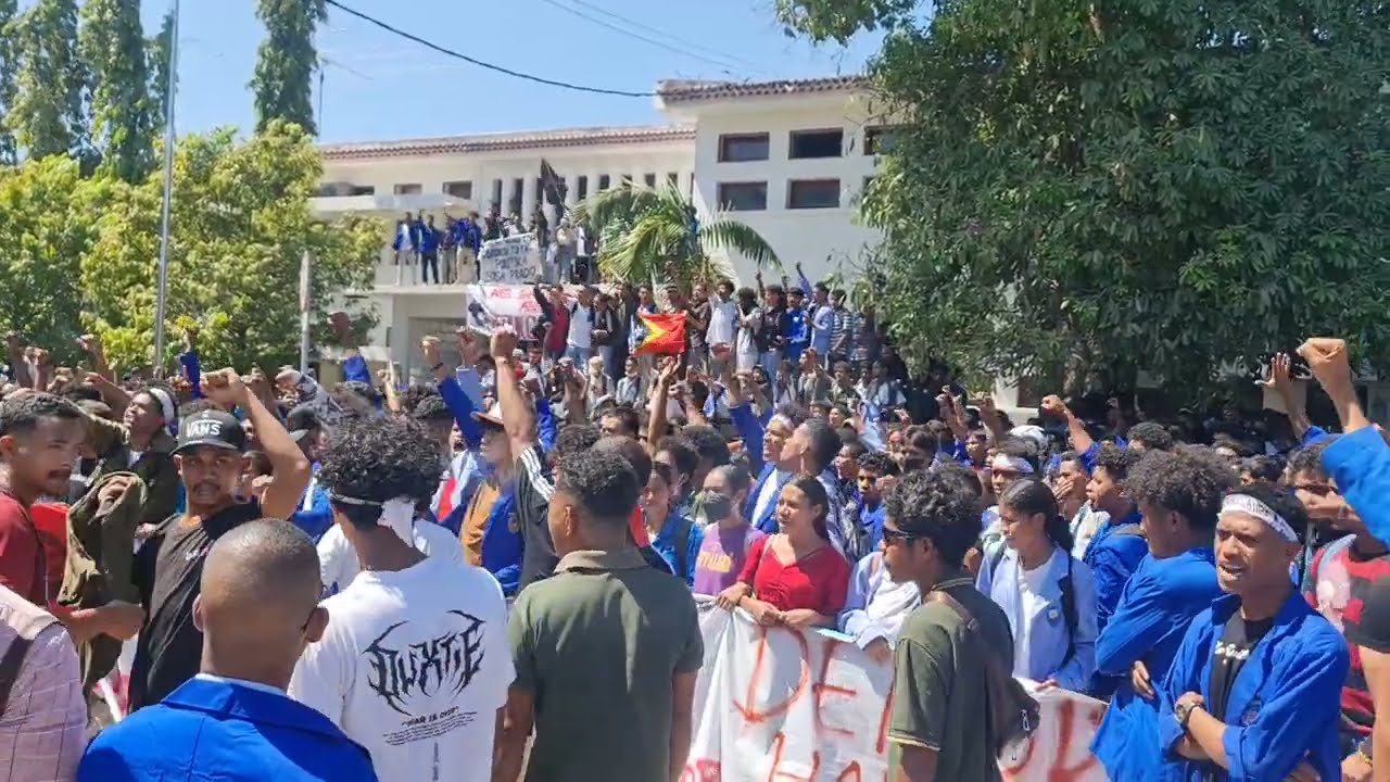 Dili, 15.09.2025: Manifestasaun EUTL  hahú ho Hino  Nasional Patria no Um Minutu Silensiu.