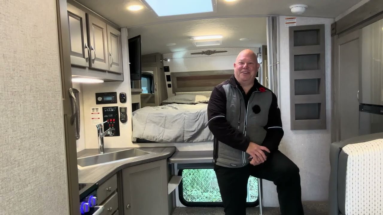 Arctic Fox 1150 Camper
