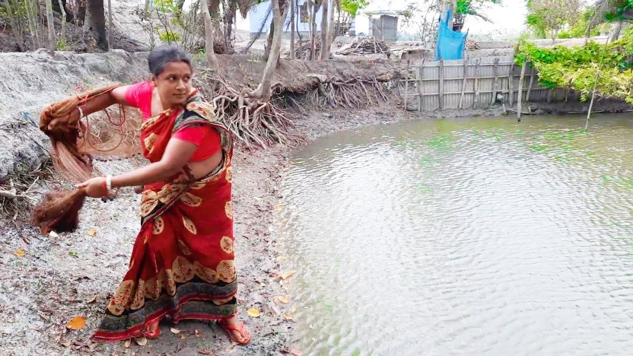 Amazing Net Fishing||Traditional Cast Net Fishing With Beautiful Woman||Arohi fishing AS(Part-47)
