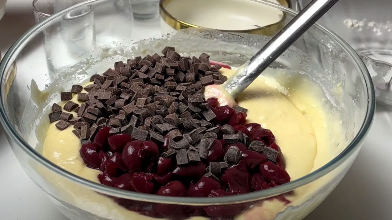 Do you have cherry and chocolate? Easy 5 minutes cake recipe